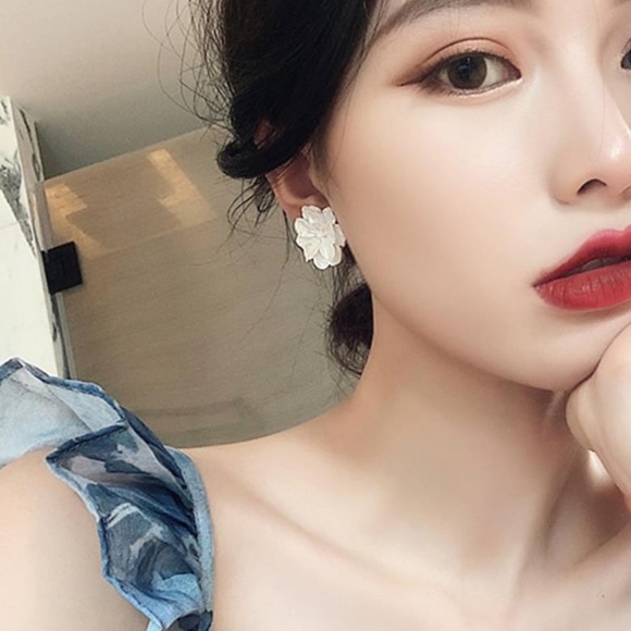 NEW FLORENCE Cute Flower Stud Earrings 57 - Picture 2 of 7